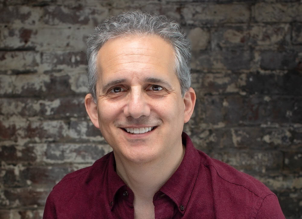 Headshot Eric Molinsky